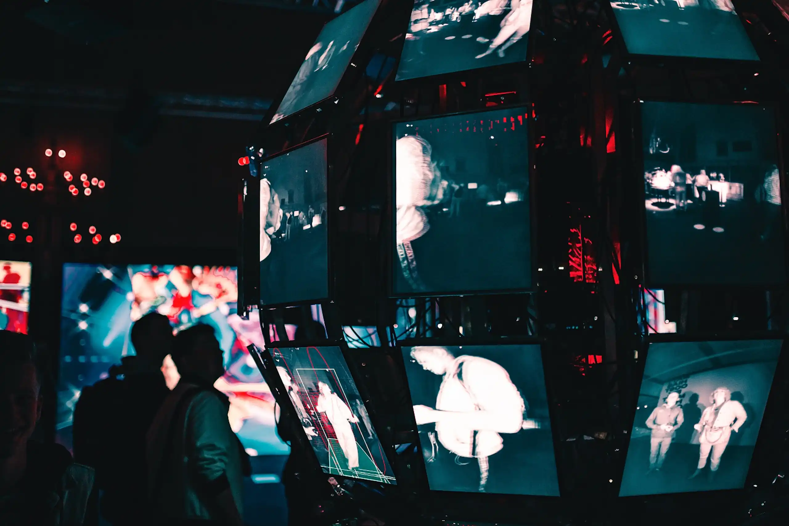 Top Examples of Connected Technology and Their Uses image